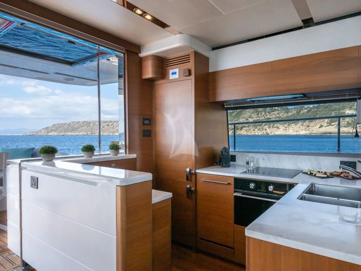 ZEN OF LONDON Princess 68 - galley ZEN OF LONDON Princess 68 - galley