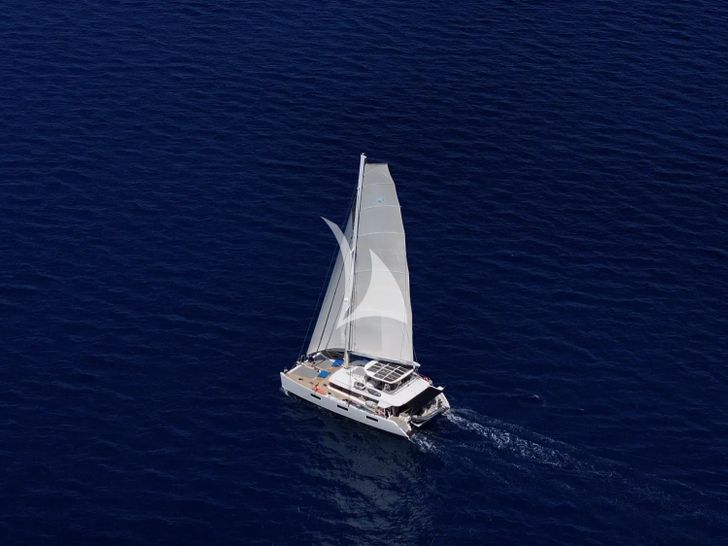 ZEN QUEST Lagoon 620 - cruising ZEN QUEST Lagoon 620 - cruising