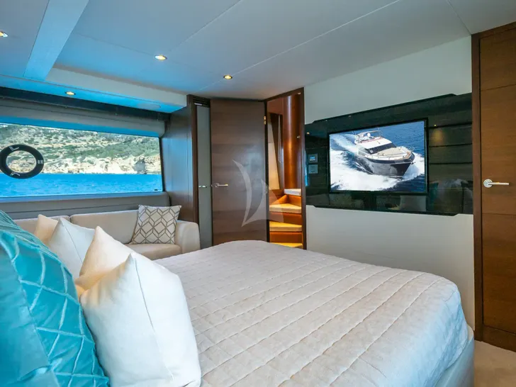 ZEN VIBES Princess 68 - master cabin bed and TV ZEN VIBES Princess 68 - master cabin bed and TV