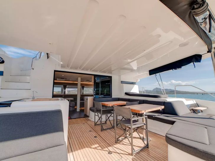 ZERI Lagoon 55 - aft deck wide shot ZERI Lagoon 55 - aft deck wide shot
