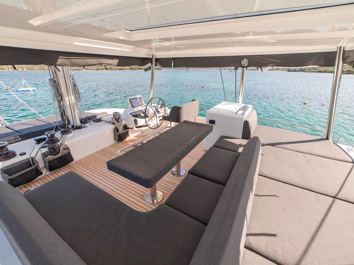 ZERI Lagoon 55 - flybridge ZERI Lagoon 55 - flybridge