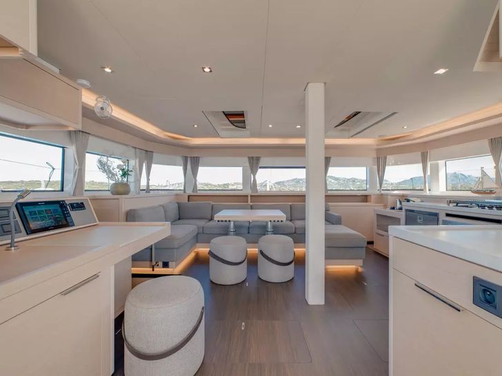 ZERI Lagoon 55 - saloon ZERI Lagoon 55 - saloon
