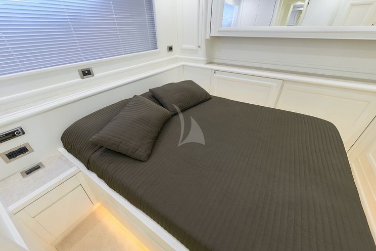 Charter Yacht ZIACANIA - Custom Line 101 - 5 Cabins - Amalfi Coast - Sorrento - Capri - Portofino