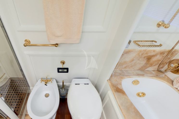 Charter Yacht ZIACANIA - Custom Line 101 - 5 Cabins - Amalfi Coast - Sorrento - Capri - Portofino