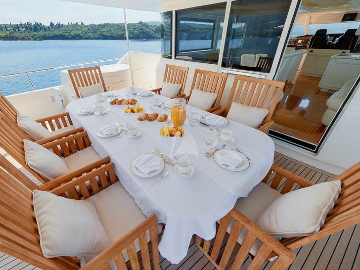 ZIACANIA Custom Line 101 Sundeck Dining