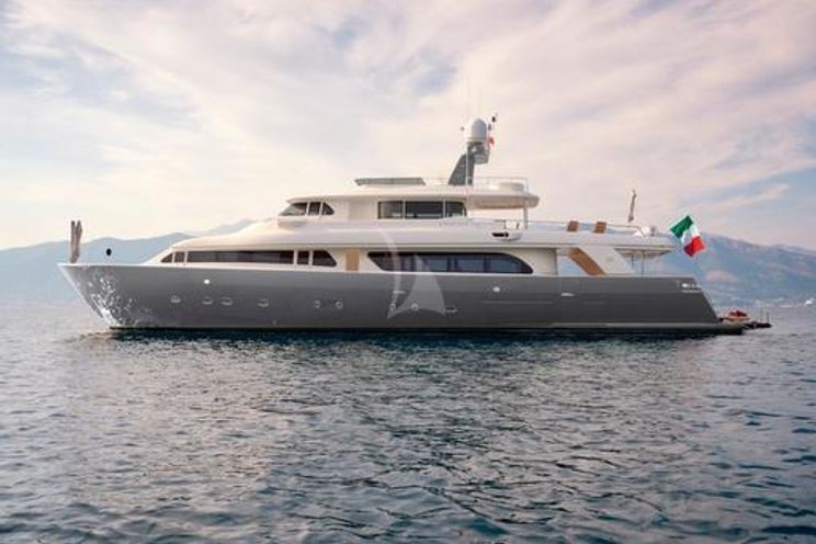 Charter Yacht ZIACANIA - Custom Line 101 - 5 Cabins - Amalfi Coast - Sorrento - Capri - Portofino