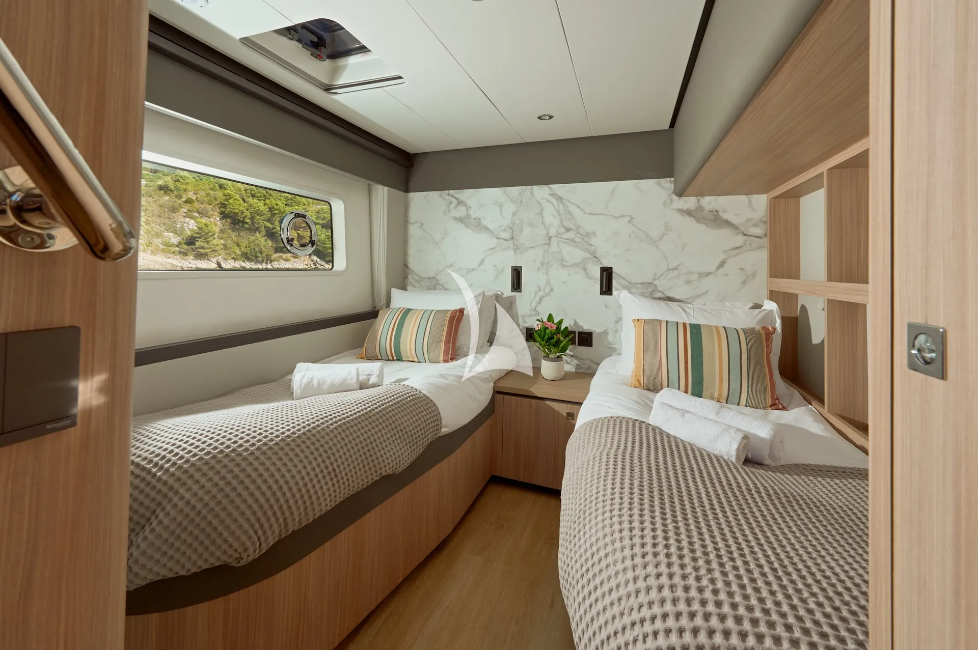 Charter Yacht ZORA NUA - Heysea 60 - 5 Cabins - Trogir - Split - Dubrovnik - Hvar - Croatia