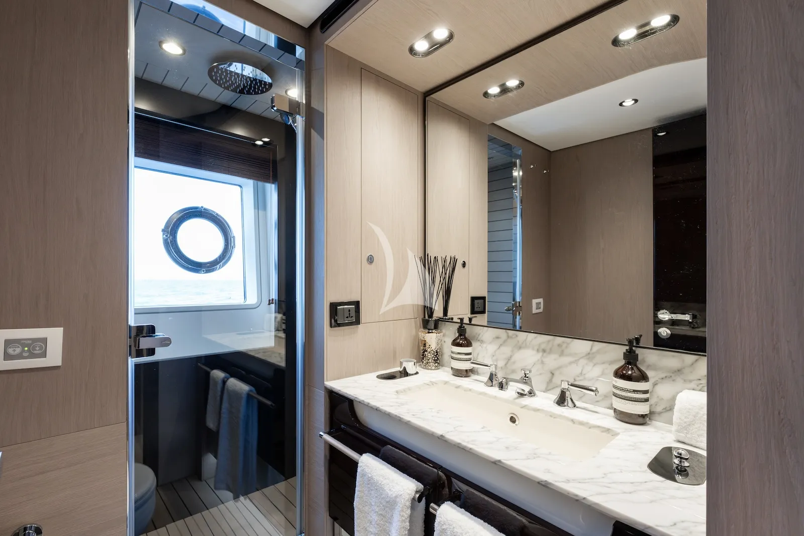 Charter Yacht ZOZO - Azimut Grande 27m - 5 Cabins - Palma - Mallorca - Ibiza - Balearics - Spain