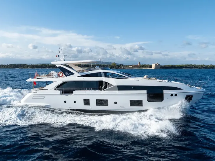 ZOZO Azimut Grande 27m - cruising side profile ZOZO Azimut Grande 27m - cruising side profile