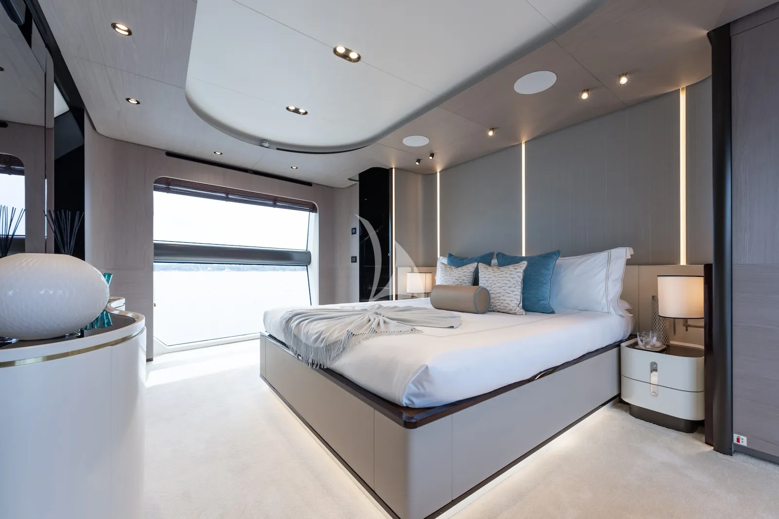 Charter Yacht ZOZO - Azimut Grande 27m - 5 Cabins - Palma - Mallorca - Ibiza - Balearics - Spain