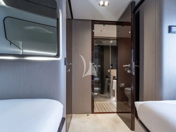 ZOZO Azimut Grande 27m - twin cabin bathroom ZOZO Azimut Grande 27m - twin cabin bathroom