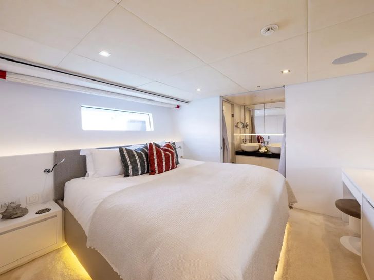 ZULU 3 Sanlorenzo SD112 - VIP cabin 1 ZULU 3 Sanlorenzo SD112 - VIP cabin 1