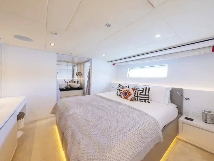 ZULU 3 Sanlorenzo SD112 - VIP cabin 2 ZULU 3 Sanlorenzo SD112 - VIP cabin 2