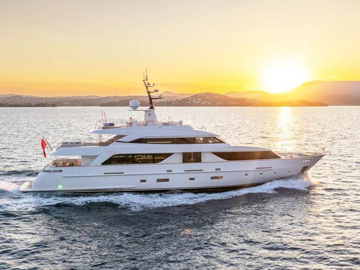 ZULU 3 Sanlorenzo SD112 - cruising under the sunset ZULU 3 Sanlorenzo SD112 - cruising under the sunset