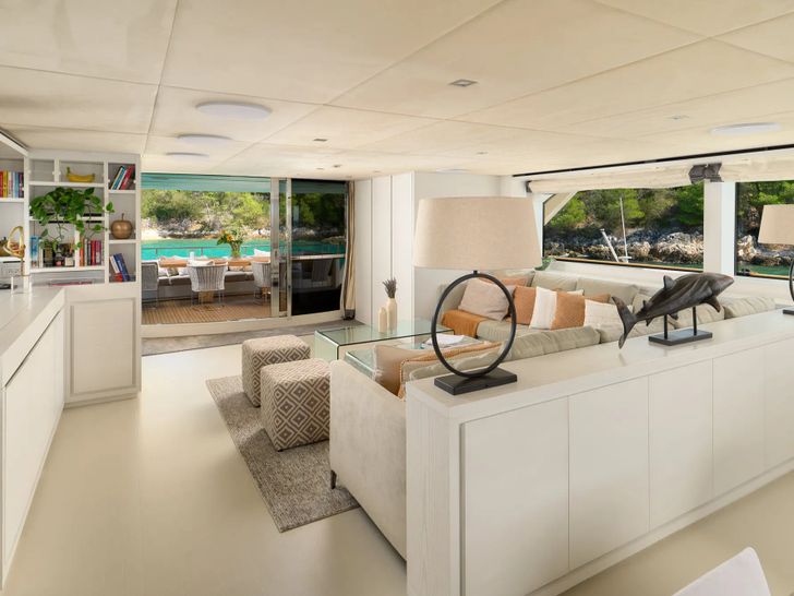 ZULU 3 Sanlorenzo SD112 - main saloon lounge ZULU 3 Sanlorenzo SD112 - main saloon lounge