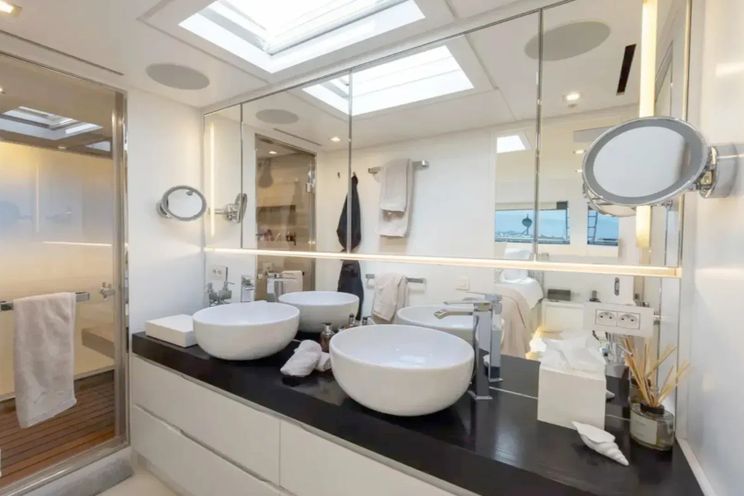 Charter Yacht ZULU 3 - Sanlorenzo SD112 - 4 Cabins - Split - Dubrovnik - Hvar - Croatia - Kotor - Montenegro