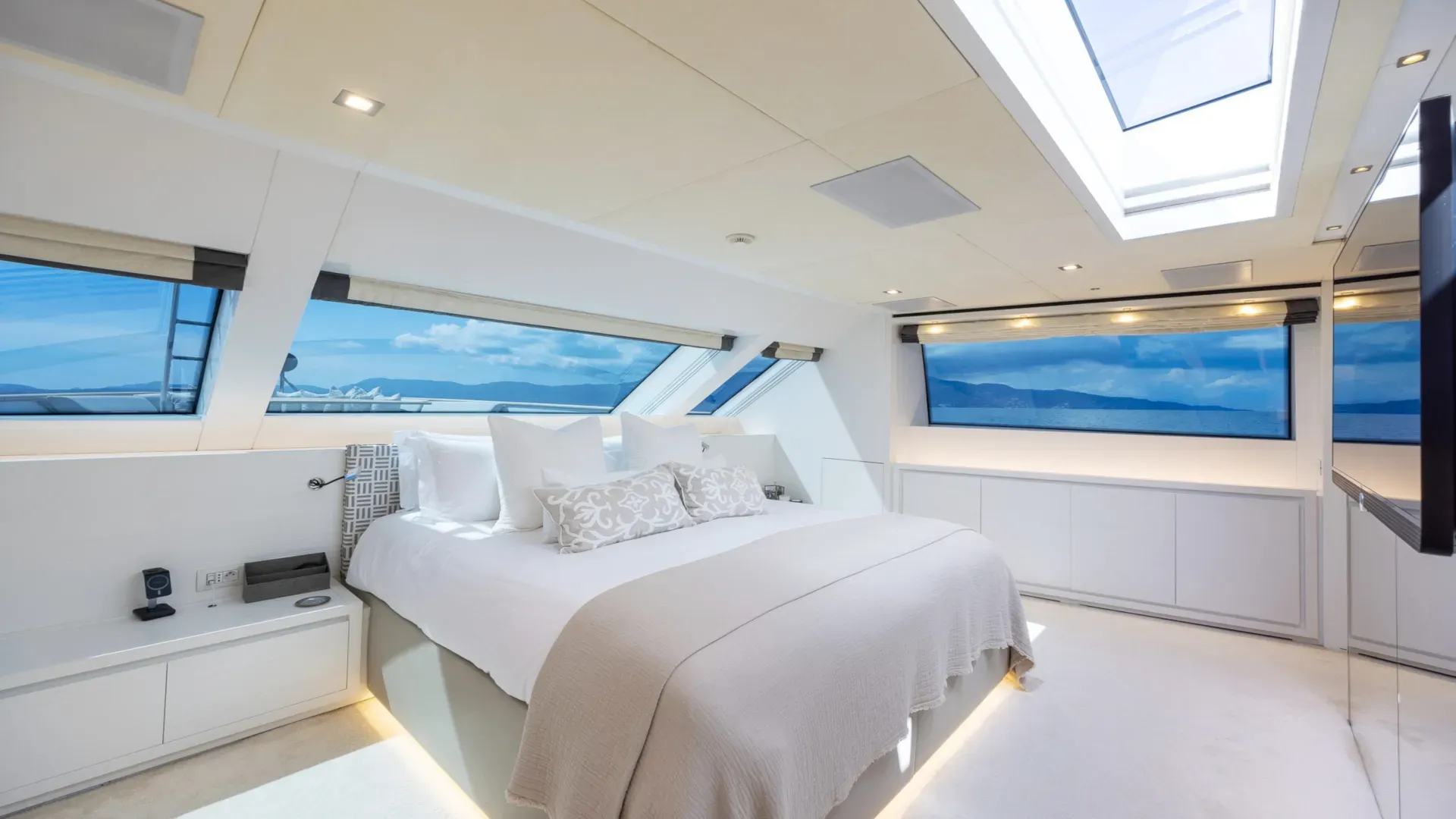 Charter Yacht ZULU 3 - Sanlorenzo SD112 - 4 Cabins - Split - Dubrovnik - Hvar - Croatia - Kotor - Montenegro