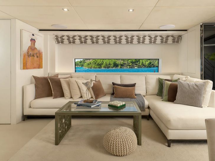 ZULU 3 Sanlorenzo SD112 - sky deck saloon lounge ZULU 3 Sanlorenzo SD112 - sky deck saloon lounge