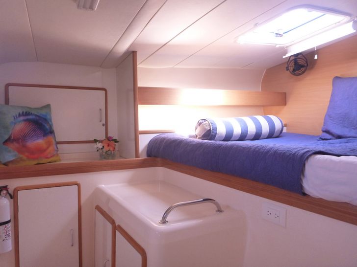 PALOMETA Leopard 47 Cabin