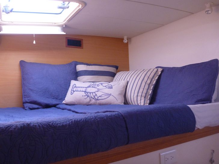 PALOMETA Leopard 47 Cabin PALOMETA Leopard 47 Cabin