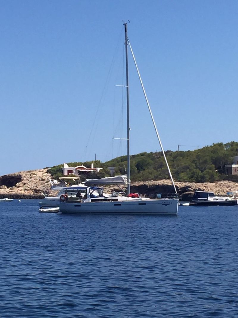 Charter Yacht Alboran Gin Fizz