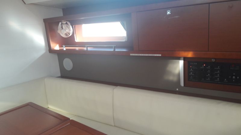 Charter Yacht Alboran Gin Fizz