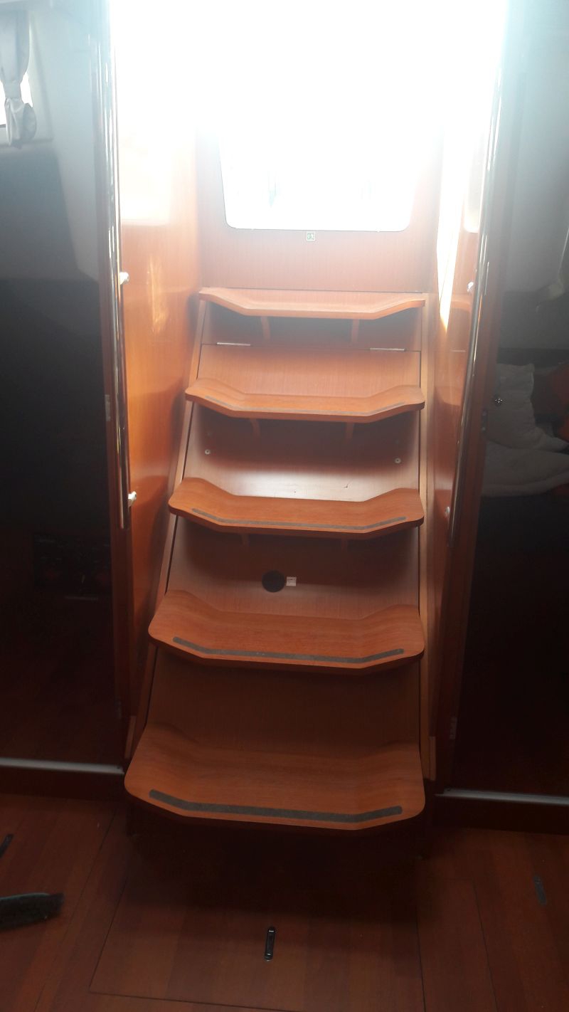 Charter Yacht Alboran Gin Fizz