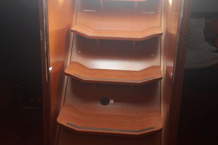 Charter Yacht Alboran Gin Fizz