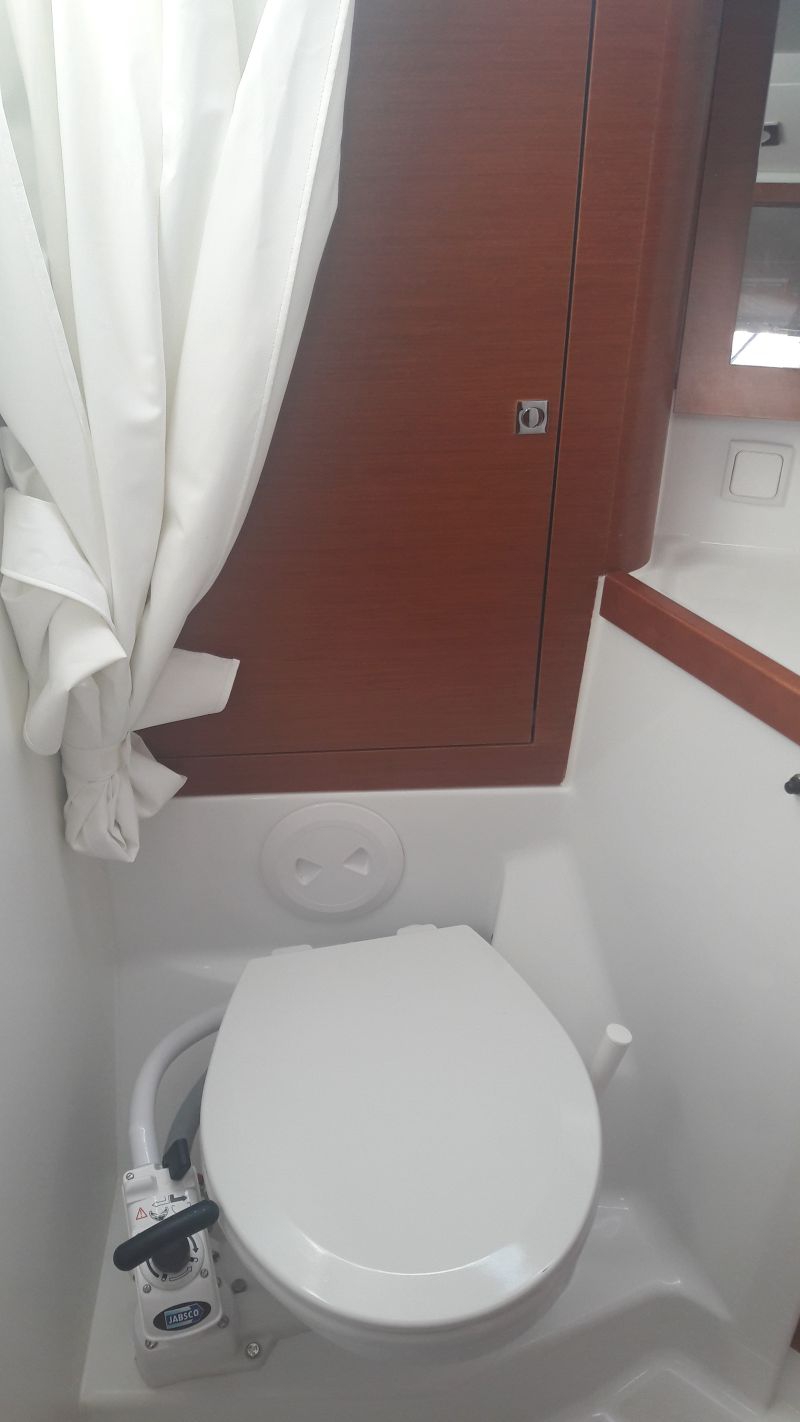 Charter Yacht Alboran Gin Fizz