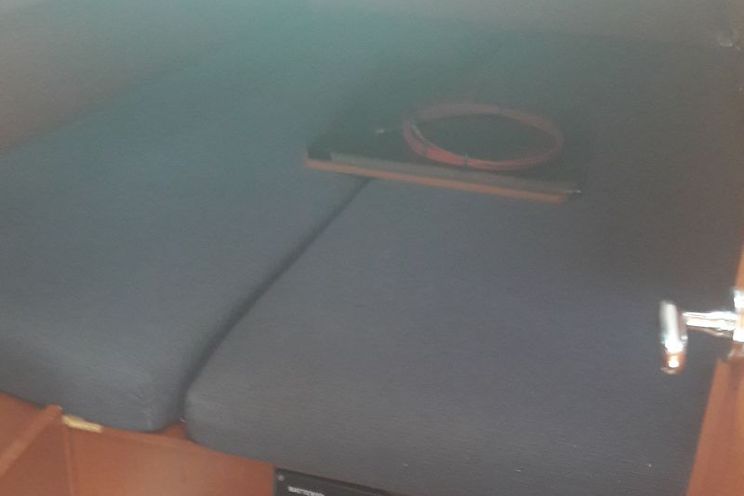 Charter Yacht Alboran Gin Fizz