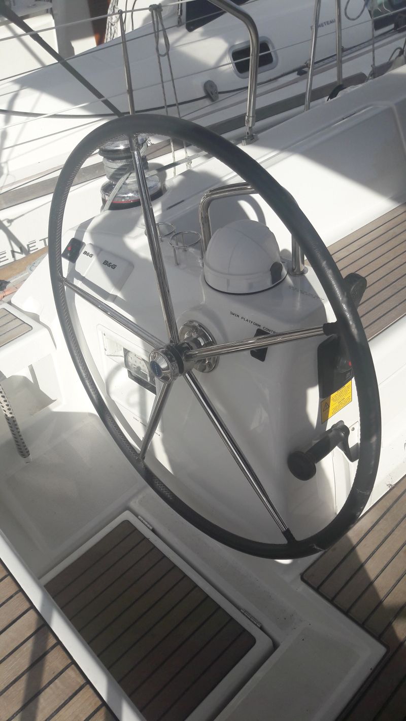 Charter Yacht Alboran Gin Fizz