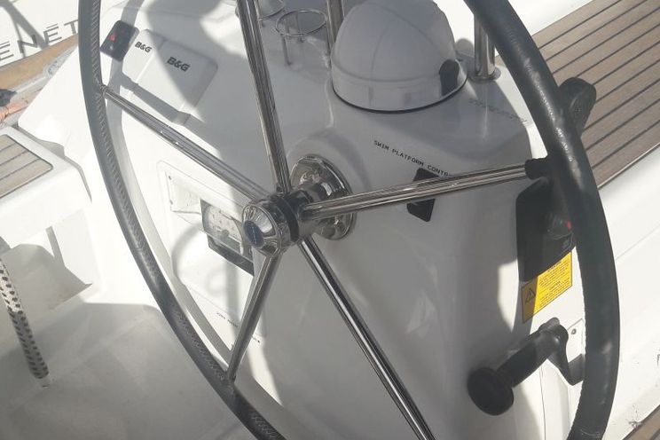 Charter Yacht Alboran Gin Fizz