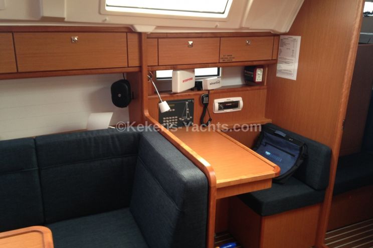Charter Yacht Alisahni