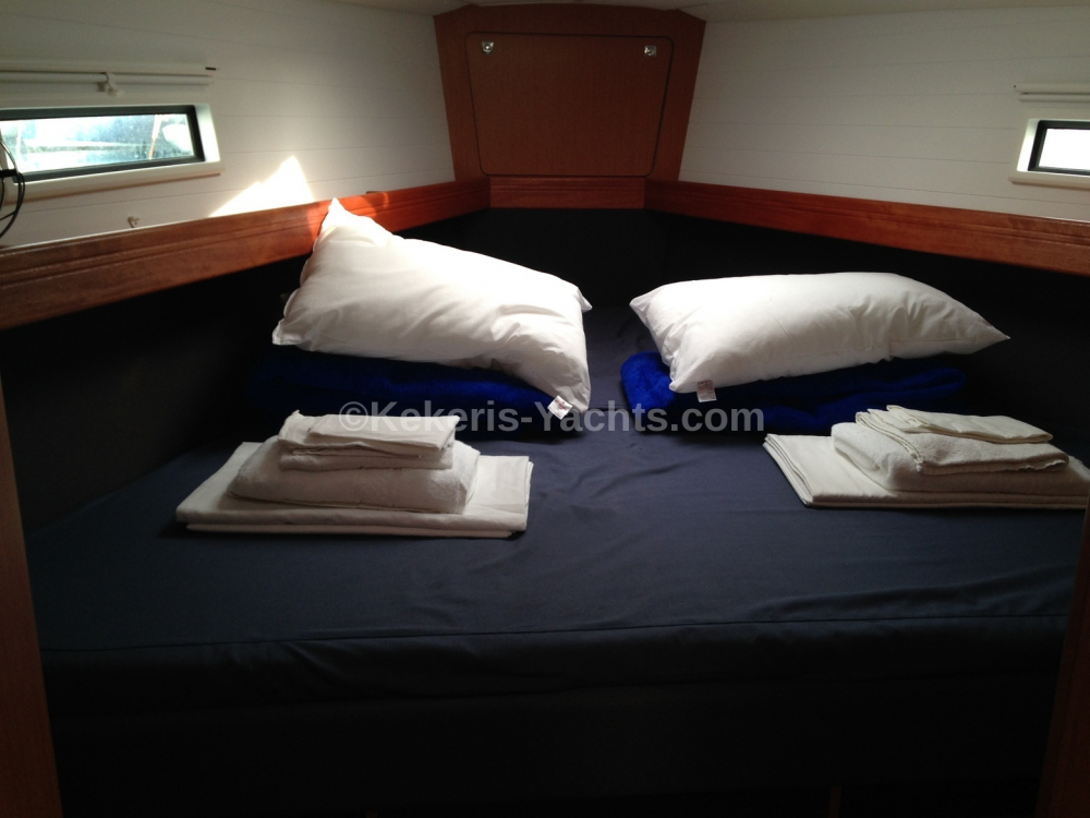 Charter Yacht Alisahni