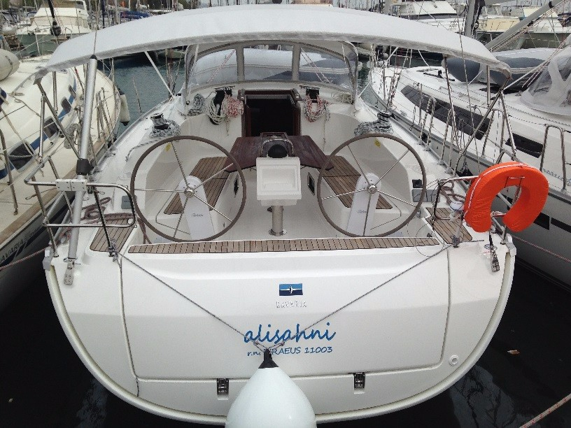 Charter Yacht Alisahni