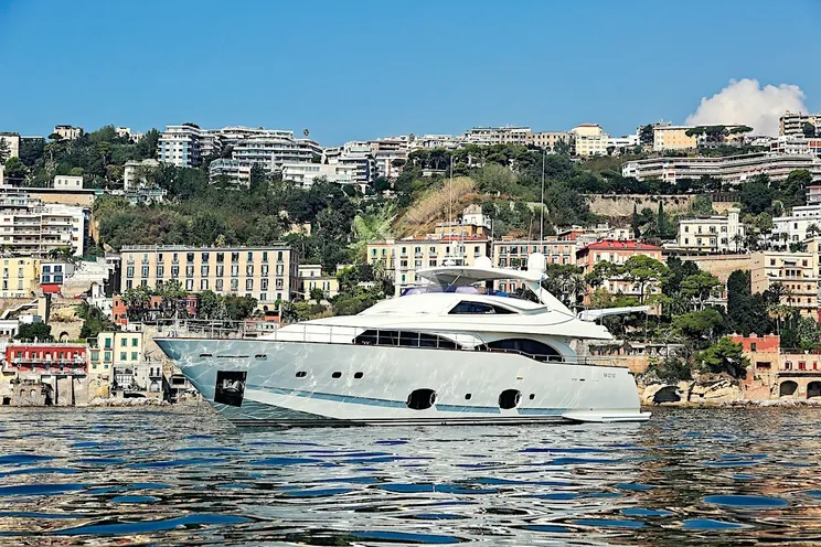 Charter Yacht ANNE MARIE - Ferretti Custom Line 97 - 4 Cabins - Naples - Capri - Positano - Amalfi Coast - Italy