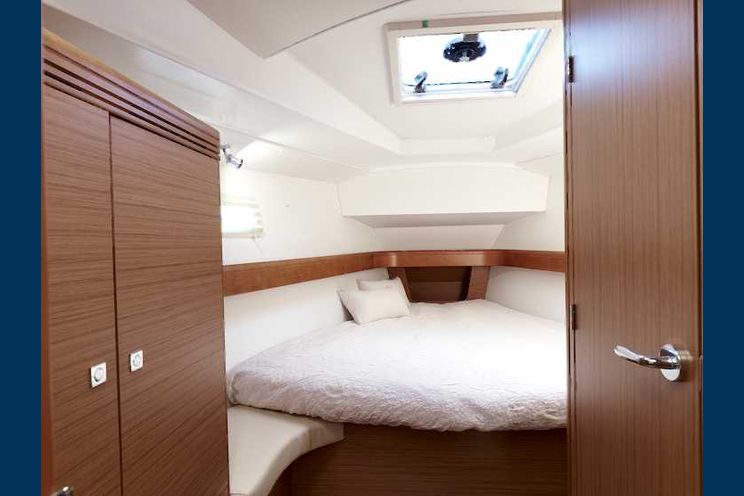Charter Yacht ath42ds03