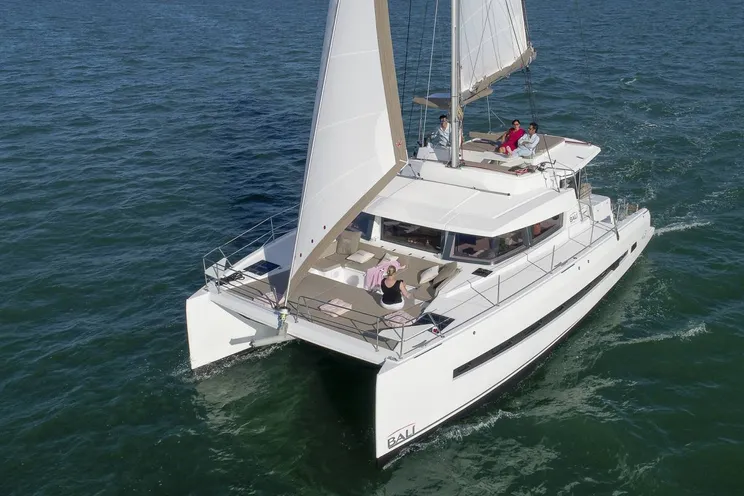 Charter Yacht SAMOA