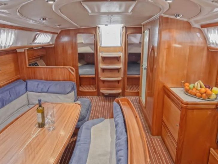 Main cabin Main cabin