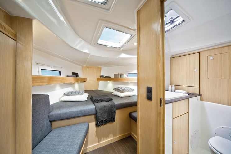 Charter Yacht Bavaraia 40 Cruiser - 2012 - 3 Cabins