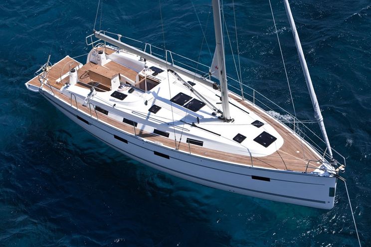 Charter Yacht Bavaraia 40 Cruiser - 2012 - 3 Cabins