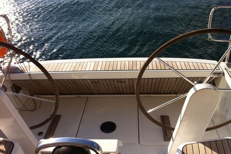 Charter Yacht DEFKALION