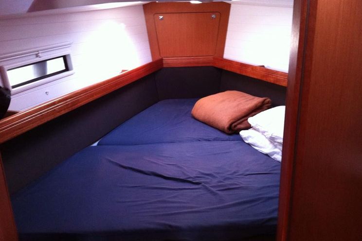 Charter Yacht DEFKALION