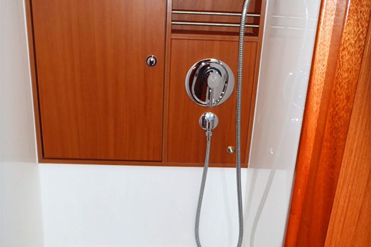 Charter Yacht Bavaria 45 - 4 Cabins -Trogir