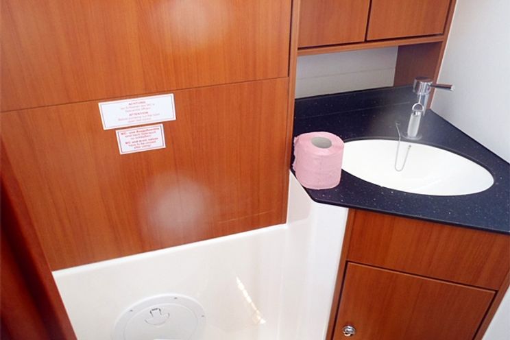 Charter Yacht Bavaria 45 - 4 Cabins -Trogir