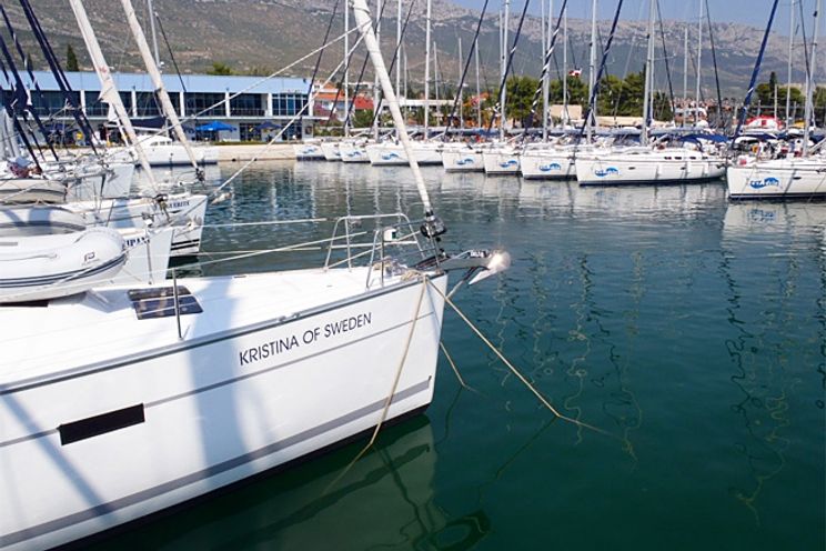 Charter Yacht Bavaria 45 - 4 Cabins -Trogir