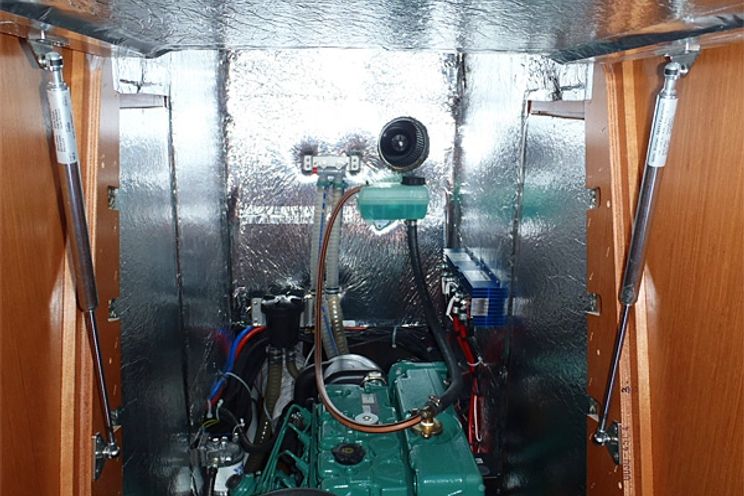 Charter Yacht Bavaria 45 - 4 Cabins - Trogir