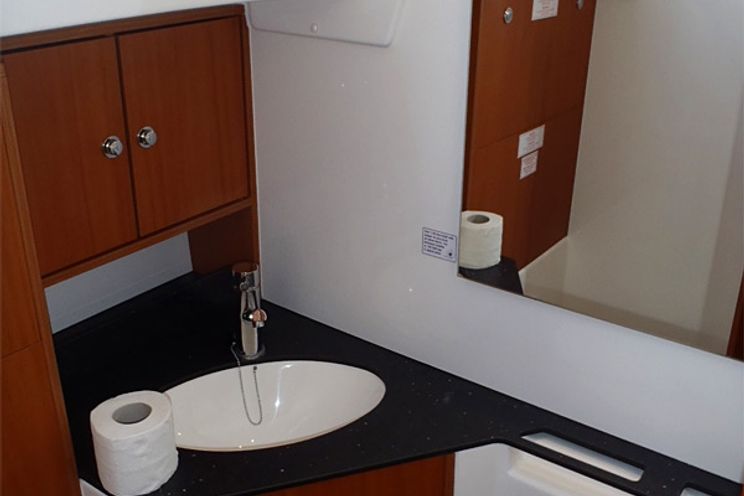 Charter Yacht Bavaria 45 - 4 Cabins - Trogir