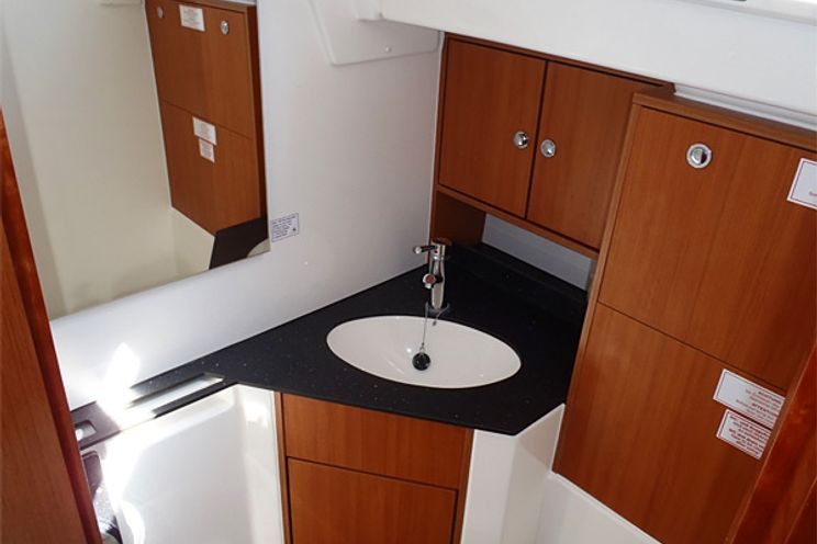 Charter Yacht Bavaria 45 - 4 Cabins - Trogir