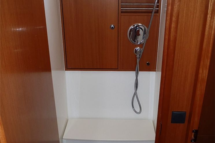 Charter Yacht Bavaria 45 - 4 Cabins - Trogir